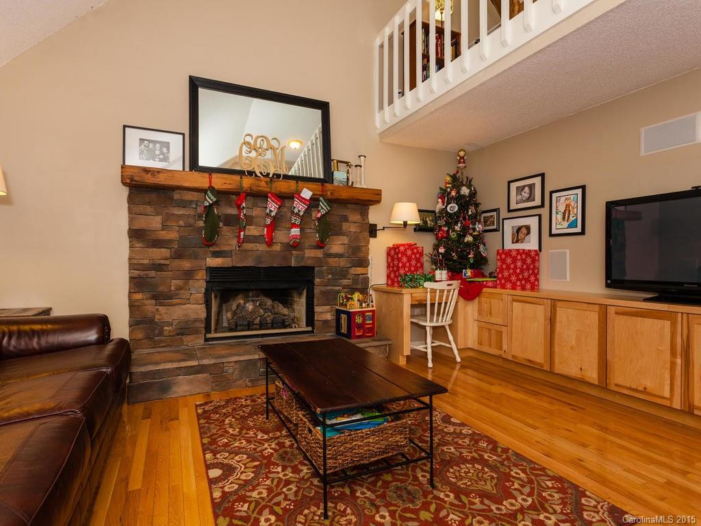 221 Pine Cove Lane - Photo 4