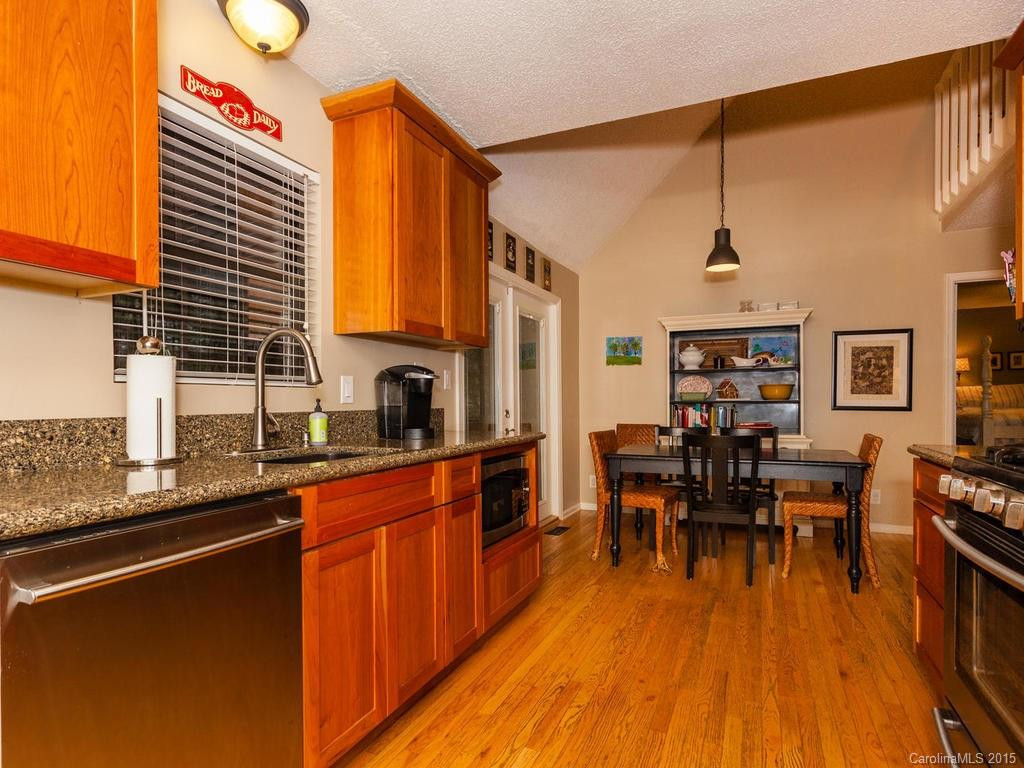 221 Pine Cove Lane - Photo 8