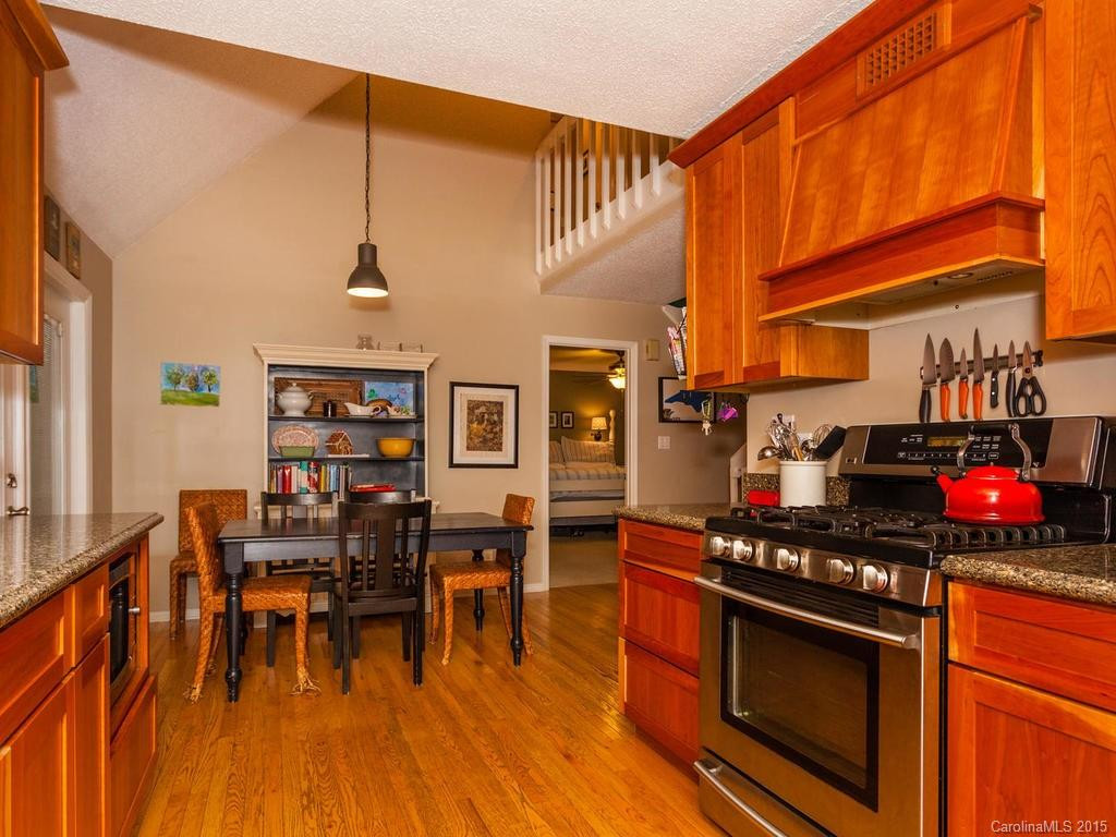 221 Pine Cove Lane - Photo 9