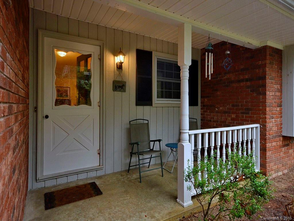 885 Indian Hill Road - Photo 2