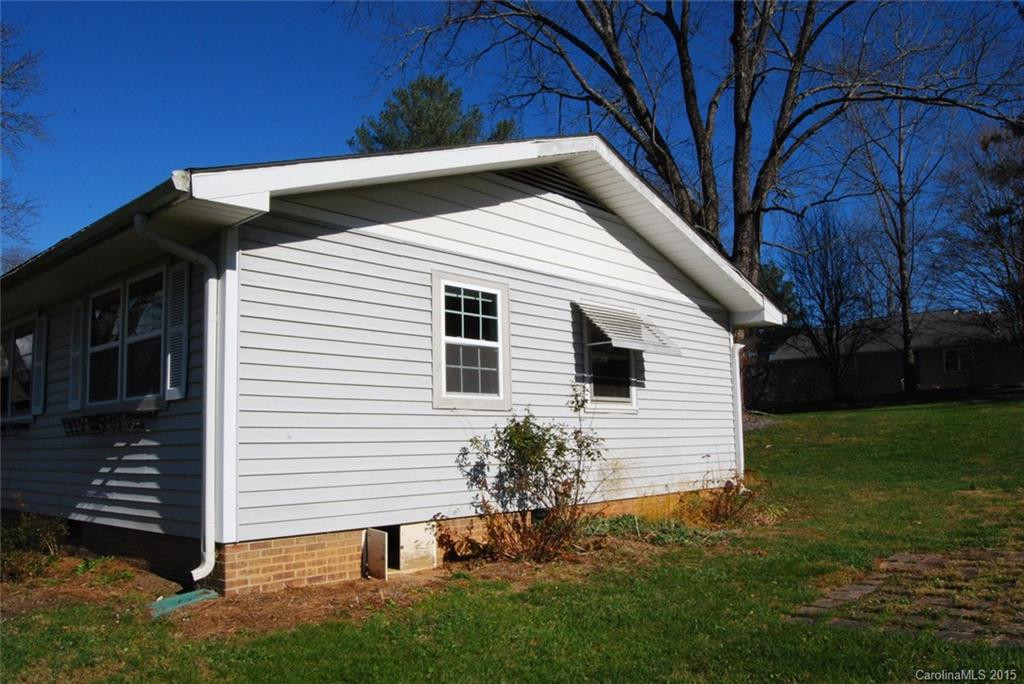 30 Westside Drive - Photo 2