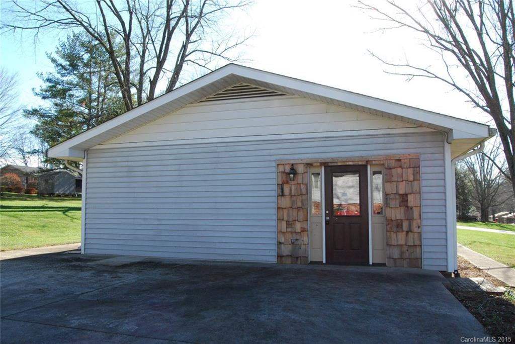 30 Westside Drive - Photo 4