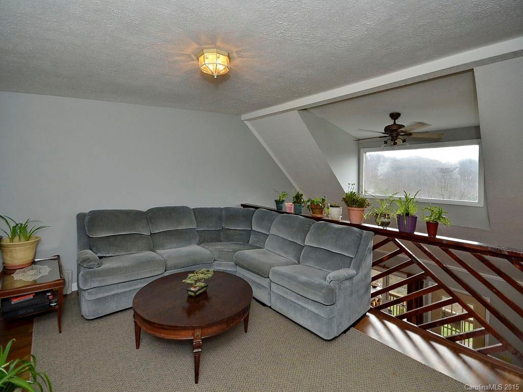 296 Matthew Lane - Photo 15
