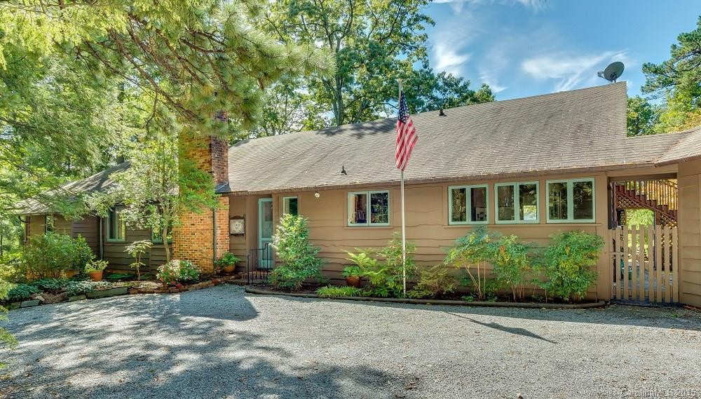 190 Overlook Circle
