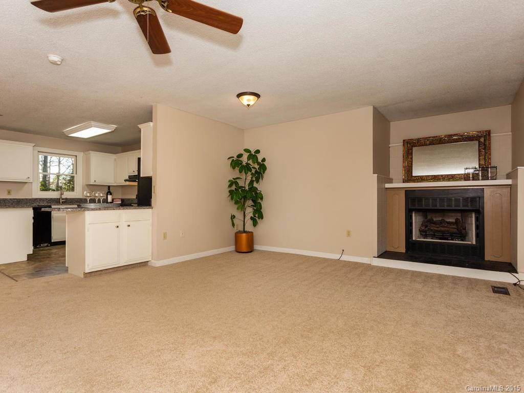 576 Melody Lane - Photo 4