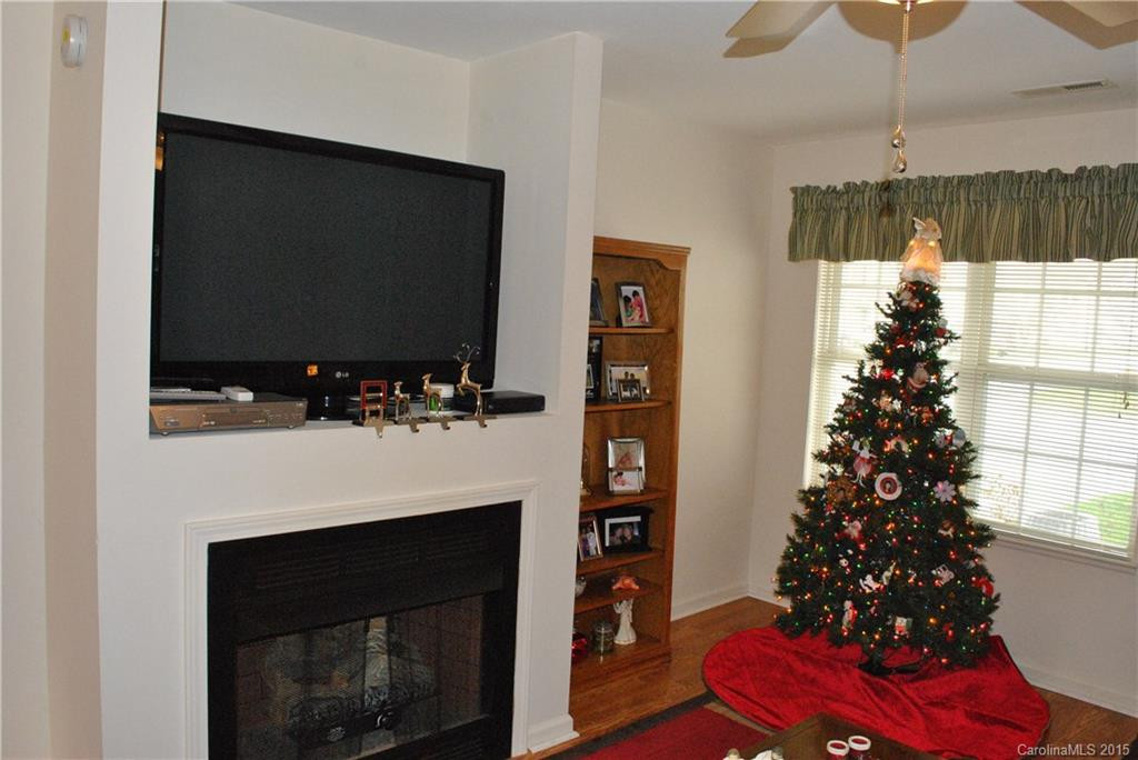 79 Stafford Court #72 - Photo 4