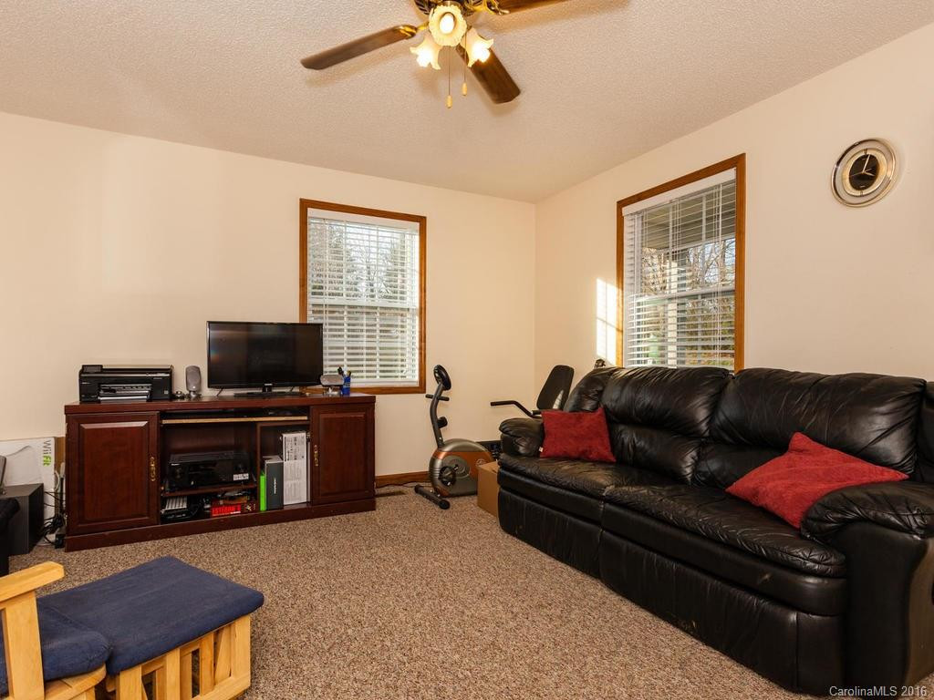 201 Oakview Road - Photo 3