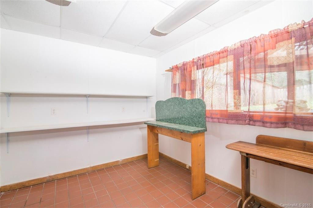 300 Biodome Drive - Photo 9