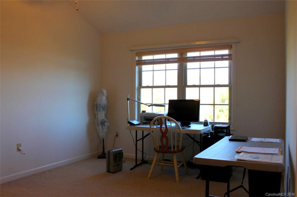 436 Hidden Lake Parkway - Photo 14