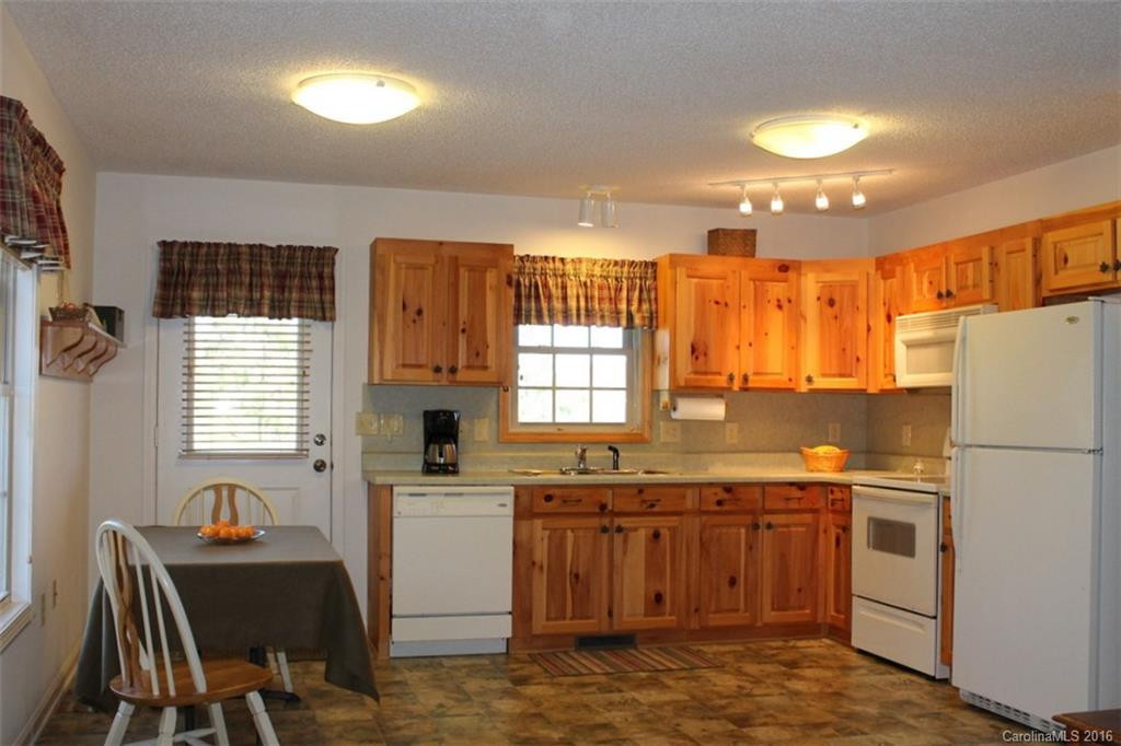 436 Hidden Lake Parkway - Photo 7
