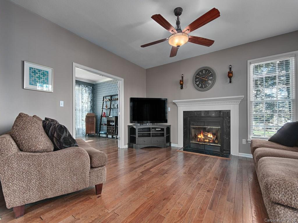 404 Silver Maple Court - Photo 3