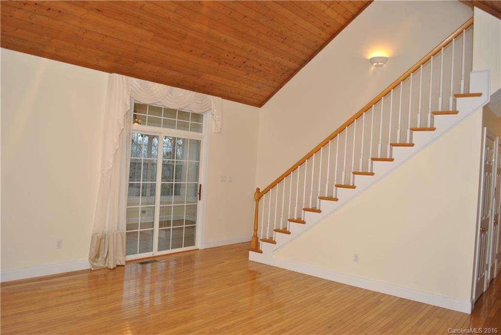 34 Huntington Chase Drive #19 - Photo 4