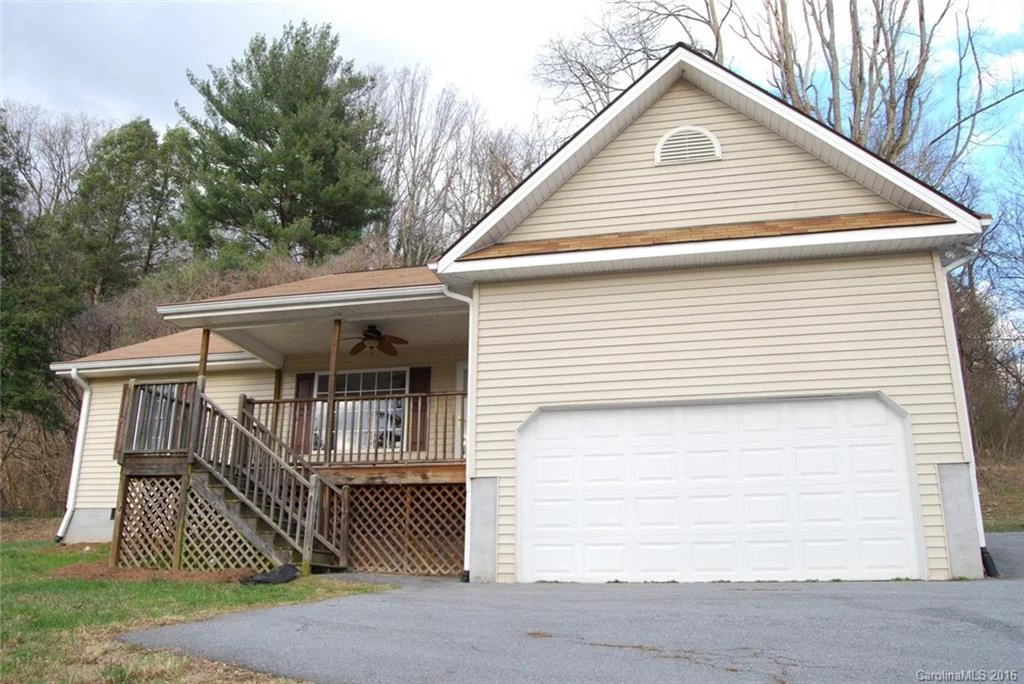 550 Lyndhurst Drive