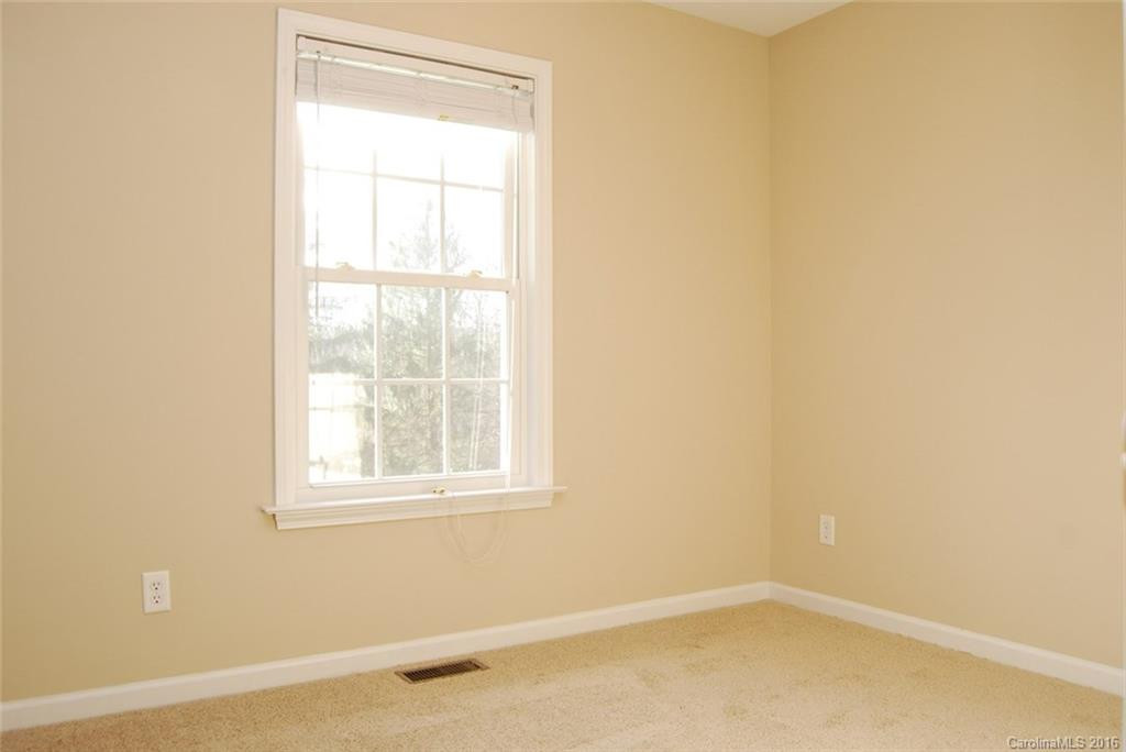 550 Lyndhurst Drive - Photo 13