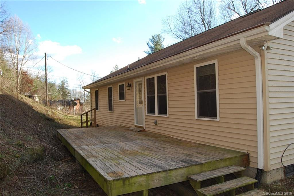 550 Lyndhurst Drive - Photo 3