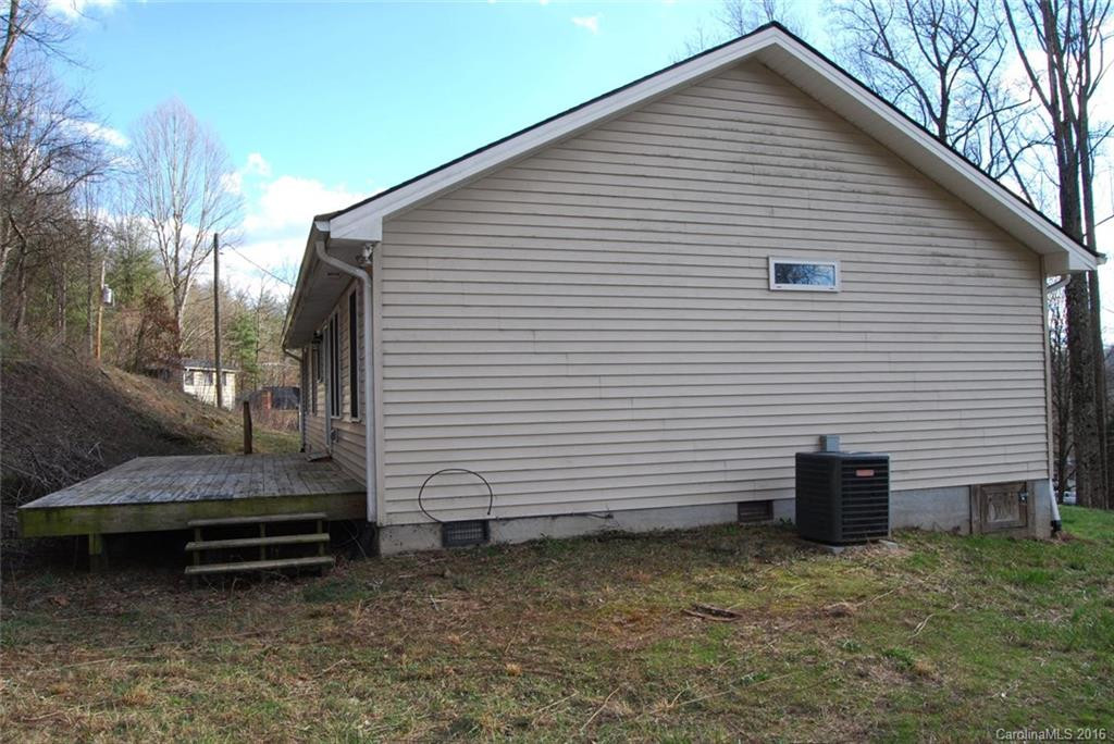 550 Lyndhurst Drive - Photo 4