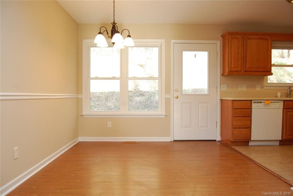 550 Lyndhurst Drive - Photo 6