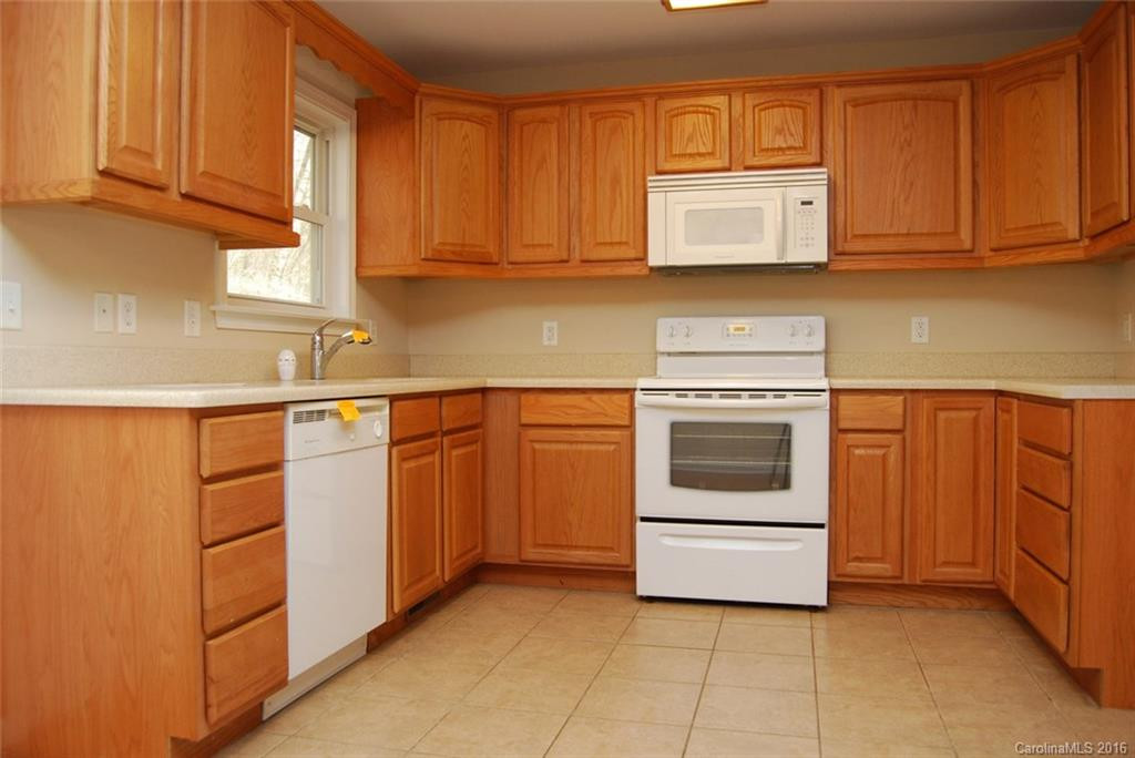 550 Lyndhurst Drive - Photo 7