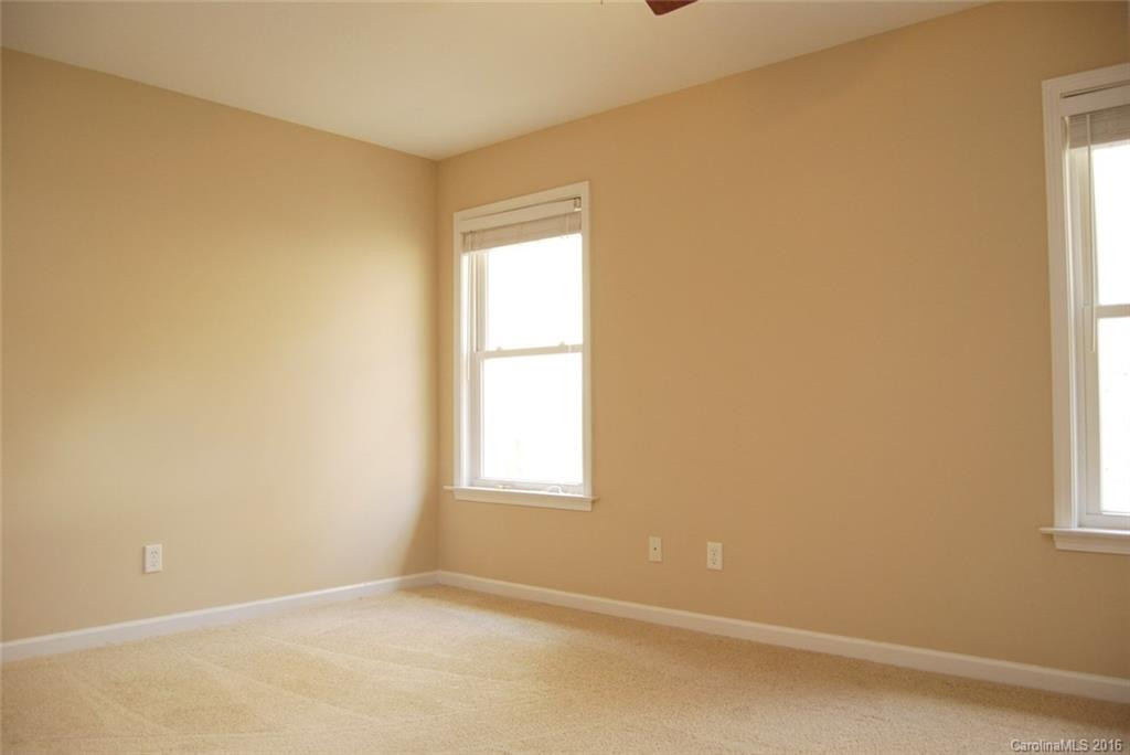 550 Lyndhurst Drive - Photo 9