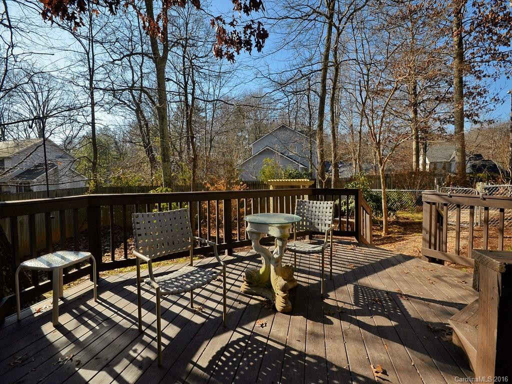 24 Leslie Lane - Photo 19