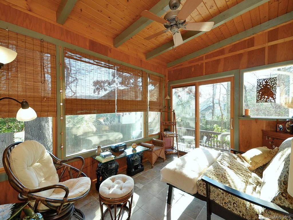 24 Leslie Lane - Photo 4