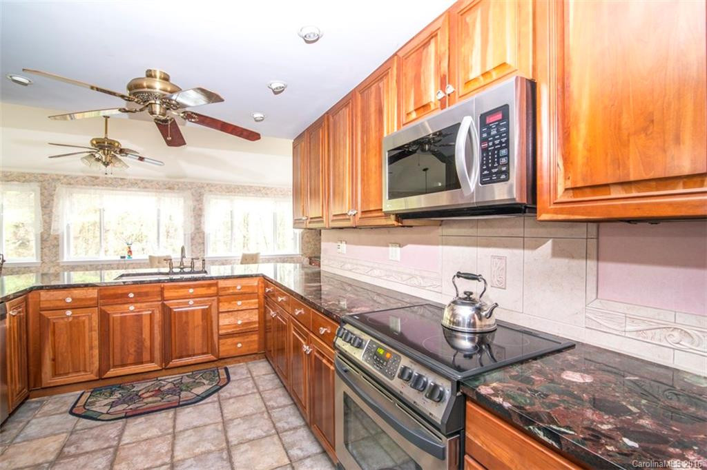136 Woodhaven Drive - Photo 12