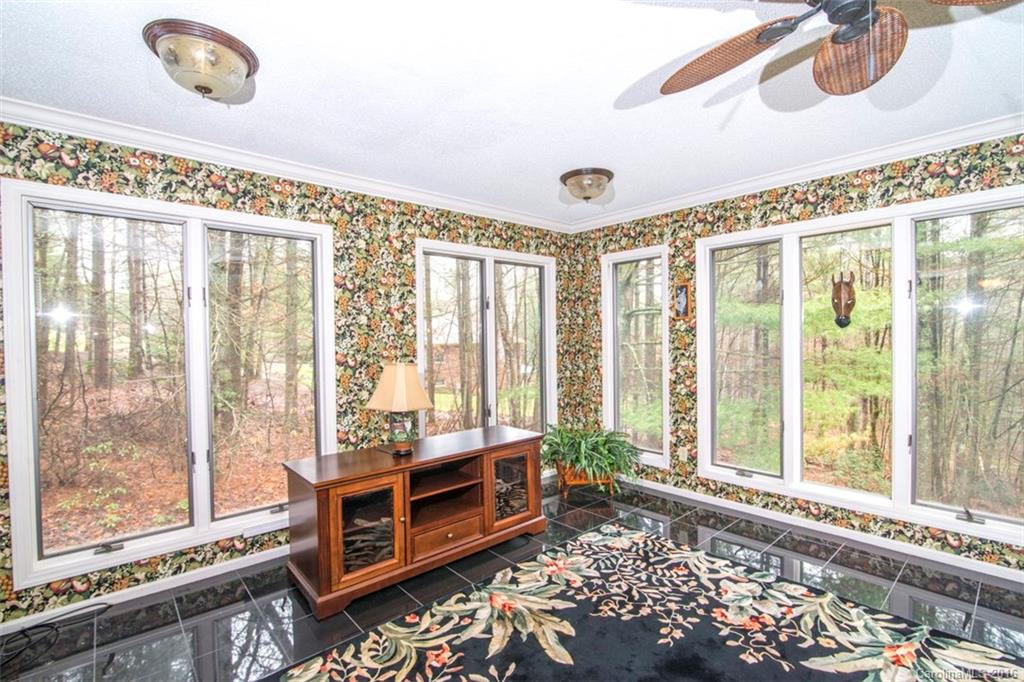 136 Woodhaven Drive - Photo 13