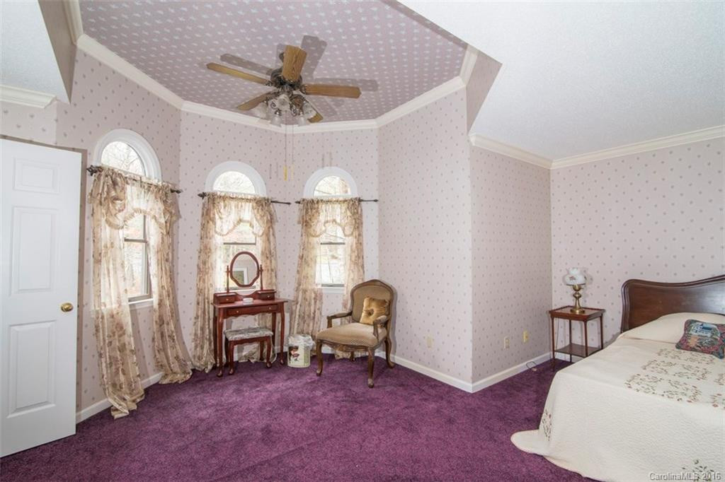 136 Woodhaven Drive - Photo 16
