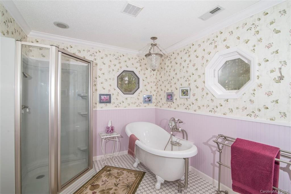 136 Woodhaven Drive - Photo 17