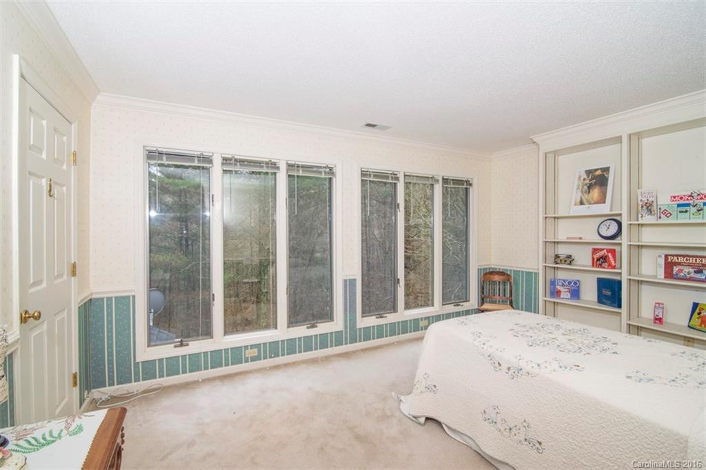 136 Woodhaven Drive - Photo 19