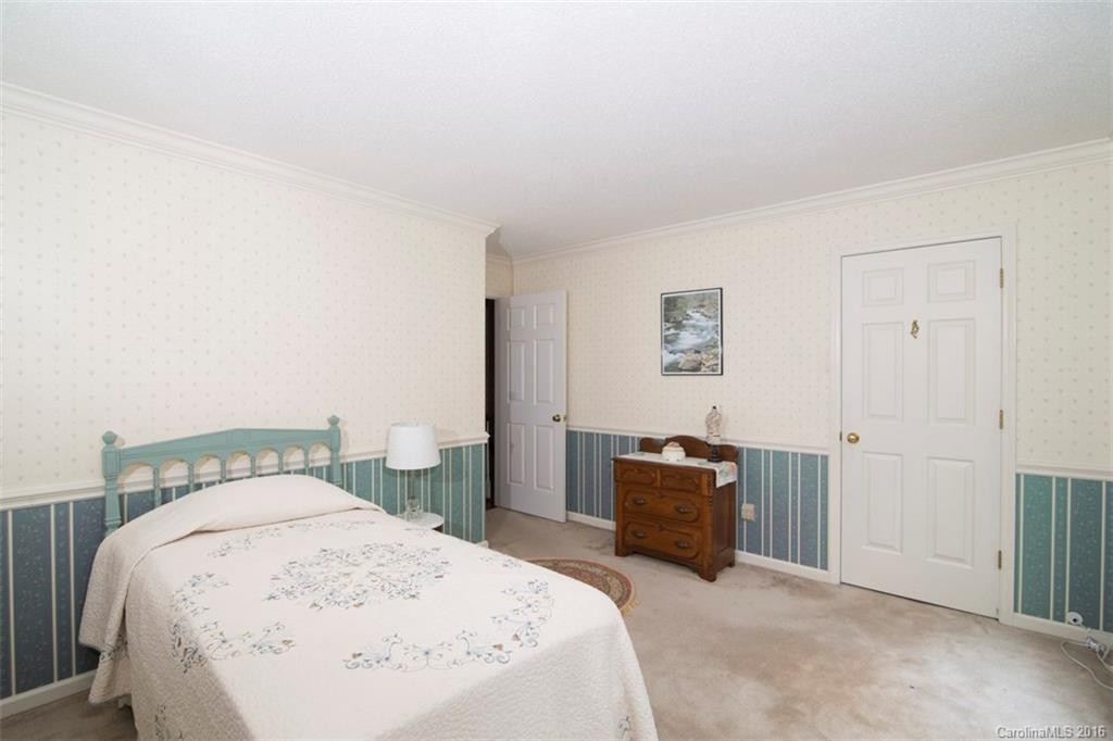 136 Woodhaven Drive - Photo 20