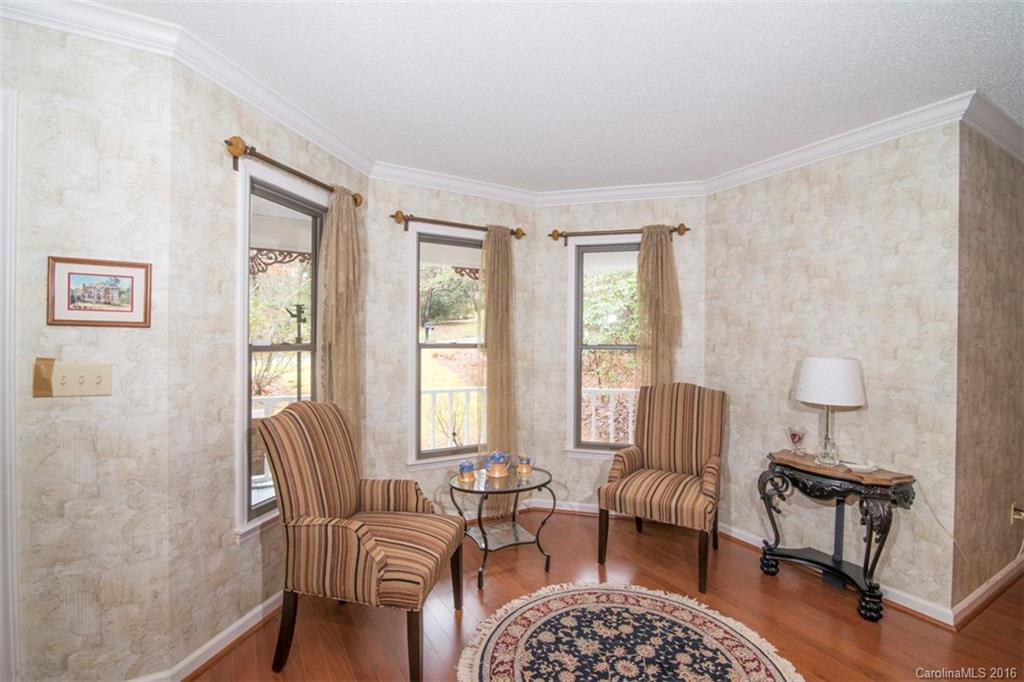 136 Woodhaven Drive - Photo 6