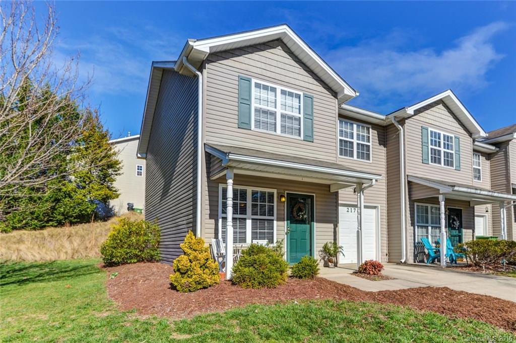 217 Wiltshire Circle #217 - Photo 2