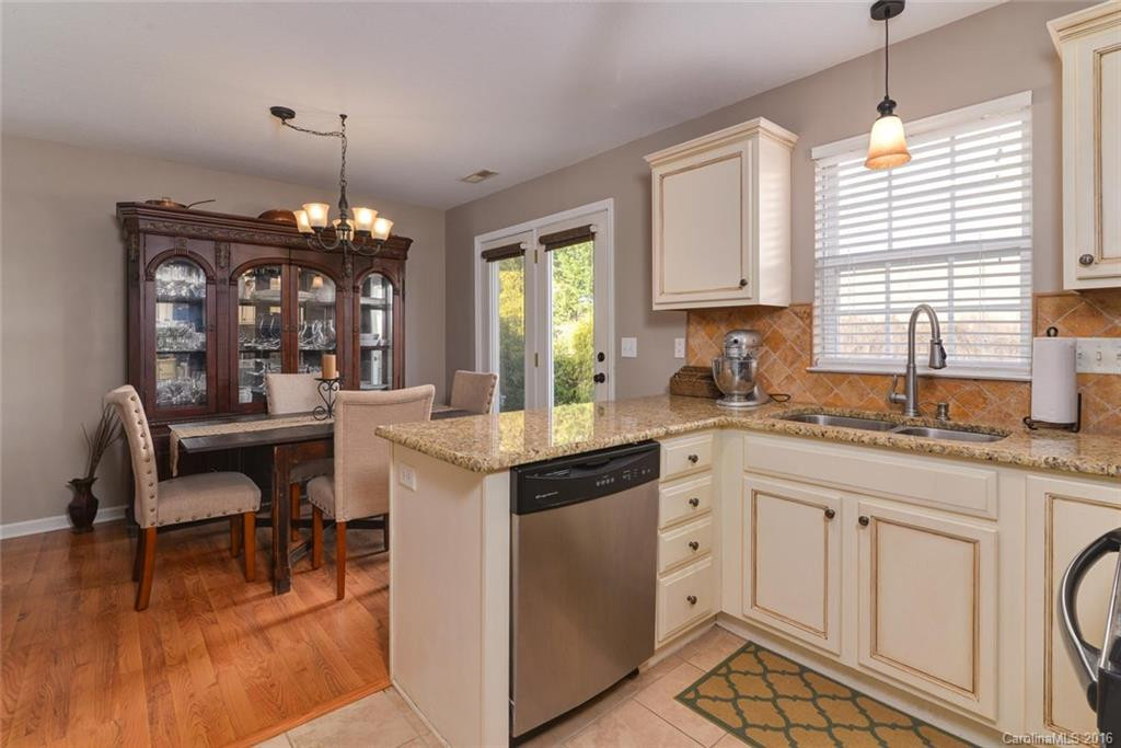 217 Wiltshire Circle #217 - Photo 11