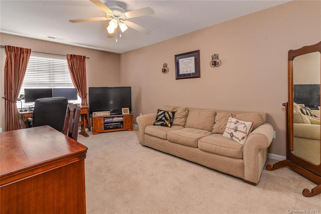 217 Wiltshire Circle #217 - Photo 17