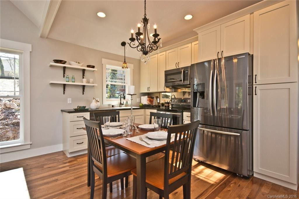 227 College Street - Photo 8