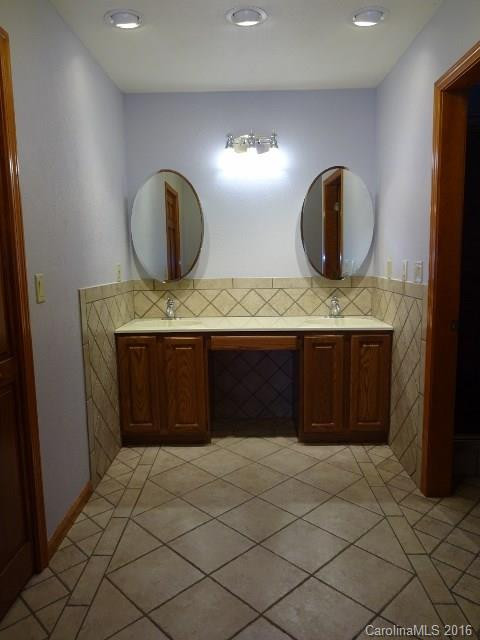 39 Ray Hill Road - Photo 4