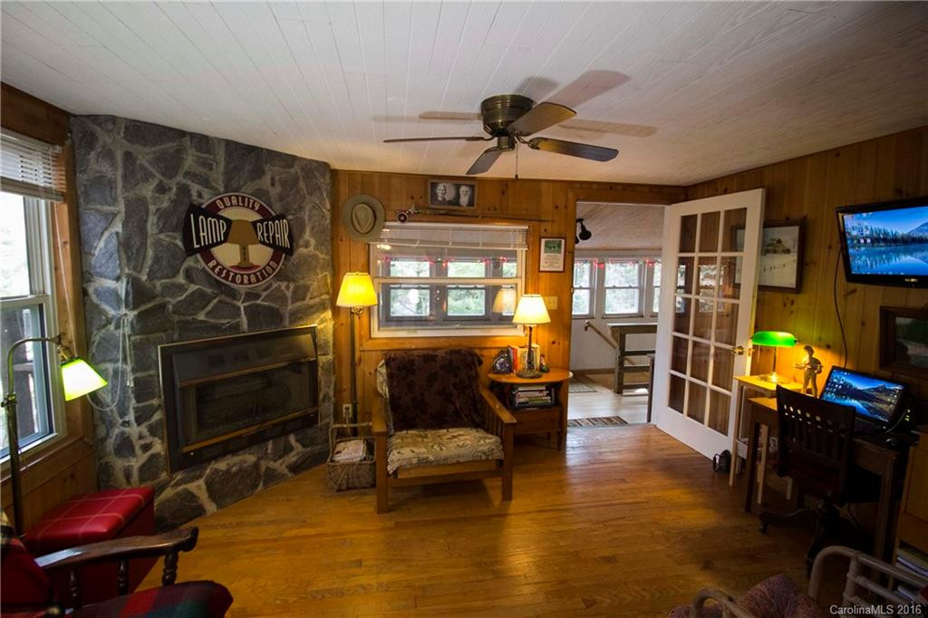 529 Barrett Road - Photo 2