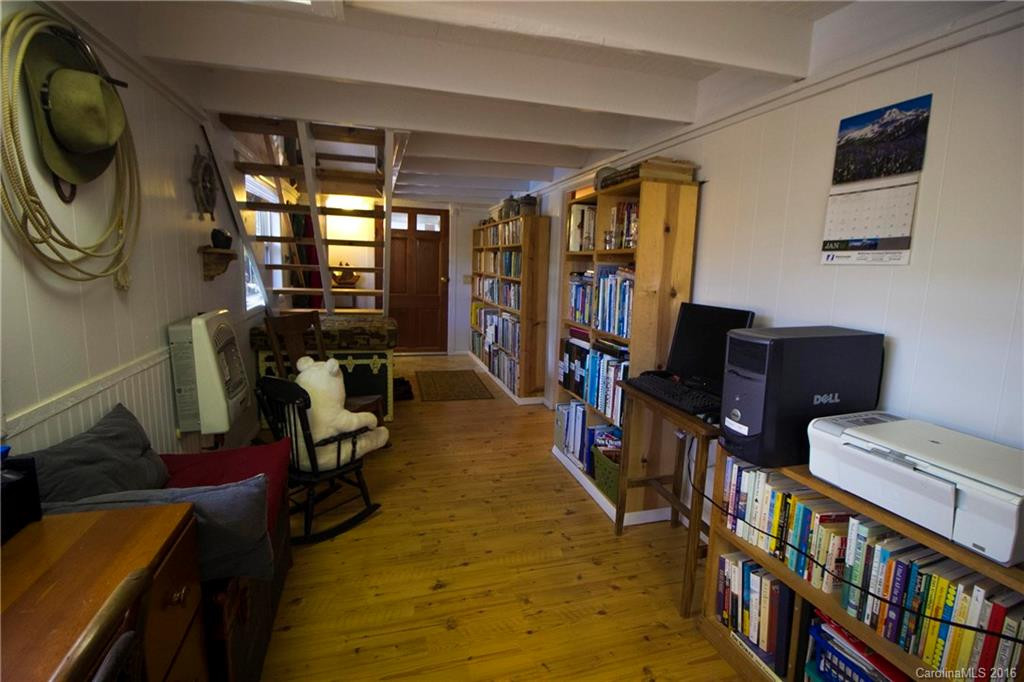 529 Barrett Road - Photo 12