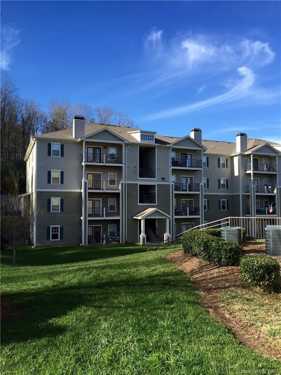 800 Vista Lake Drive #205