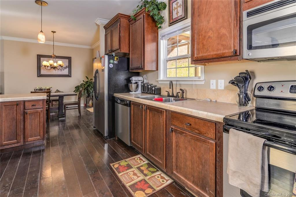 402 Reynolds Drive - Photo 8