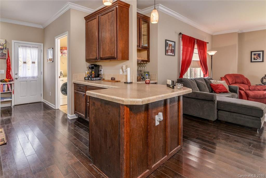 402 Reynolds Drive - Photo 9