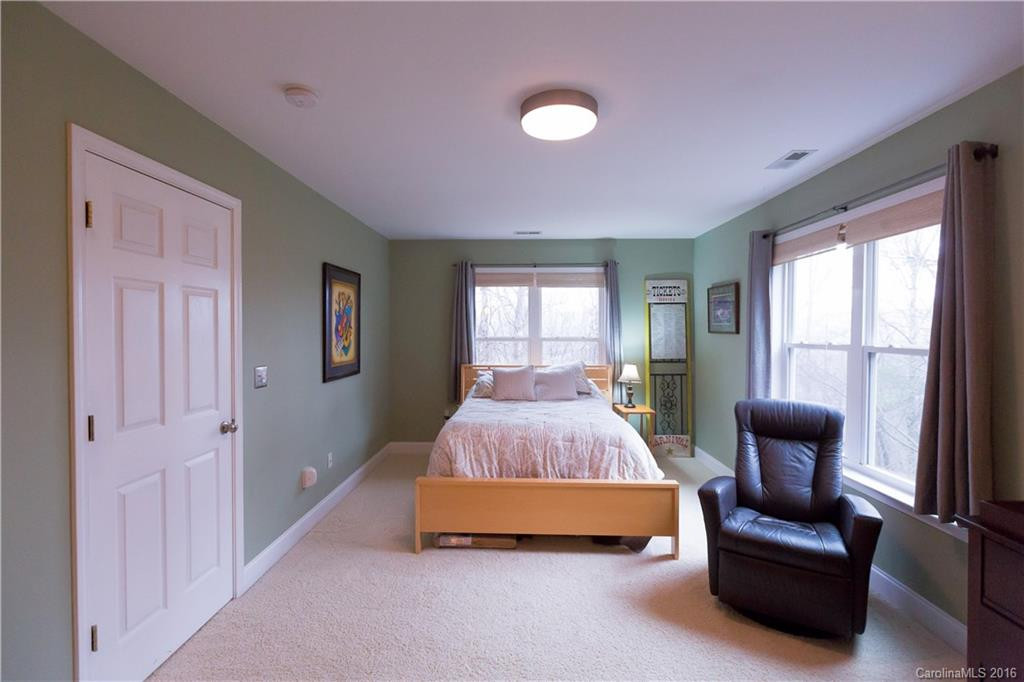 110 Reed Road - Photo 15