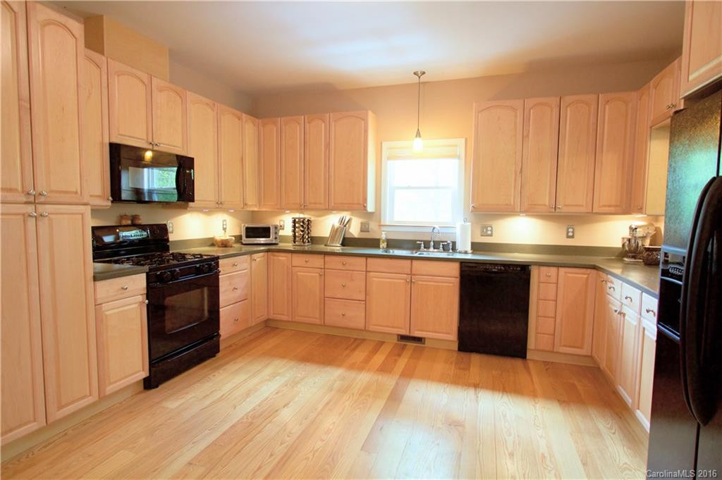 110 Reed Road - Photo 7