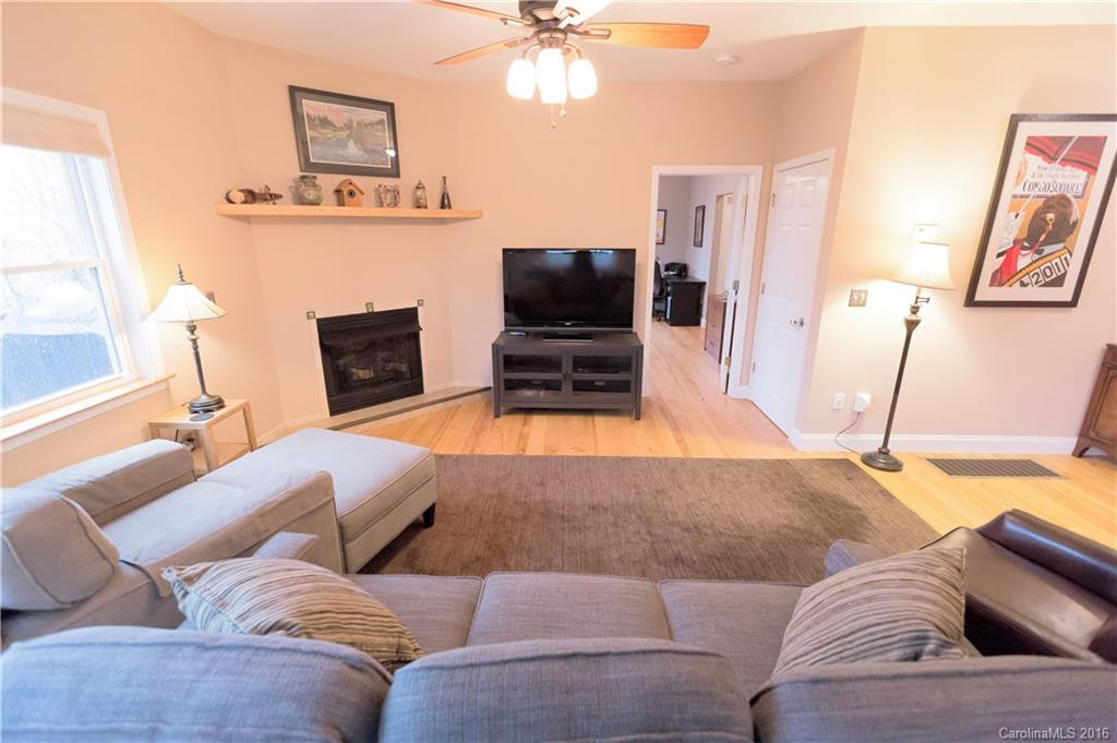 110 Reed Road - Photo 9