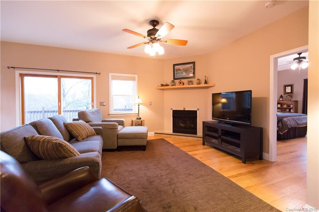 110 Reed Road - Photo 10