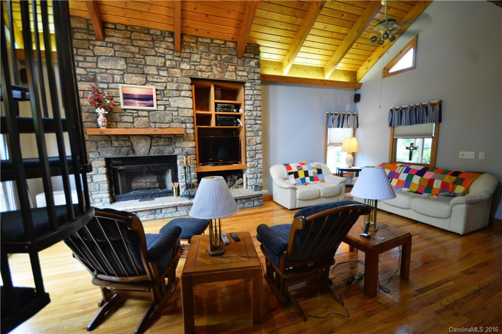 496 Burnette Cove Road - Photo 2