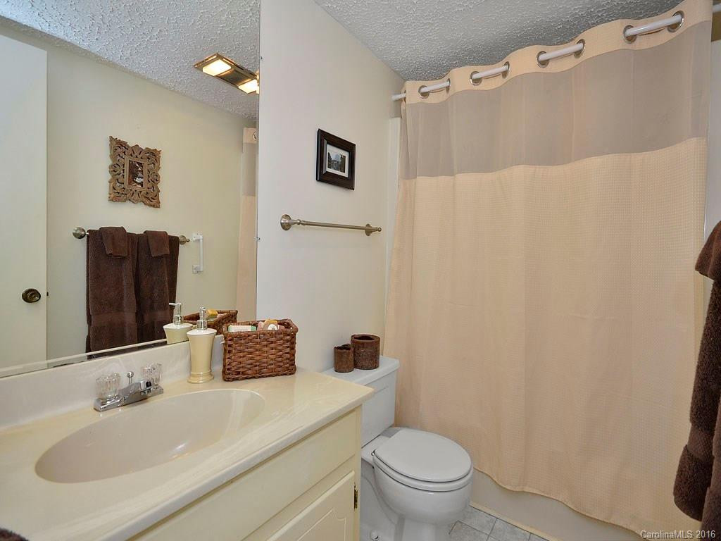 18 Lakemoor Lane #B - Photo 17