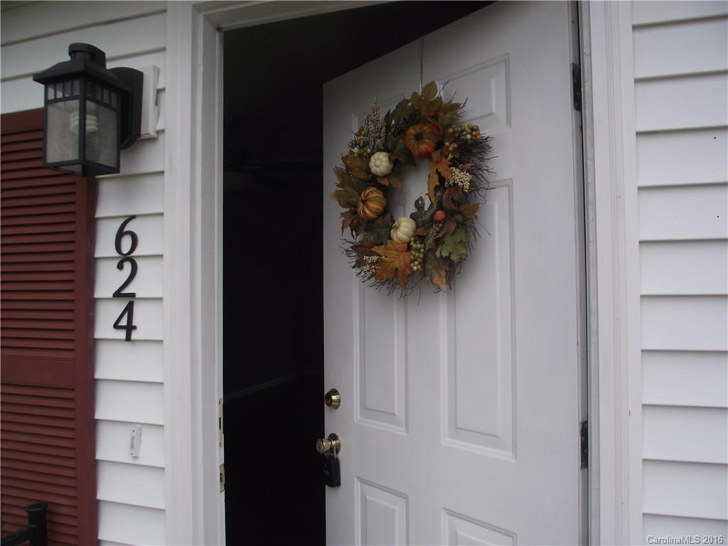 624 Paisley Court - Photo 2