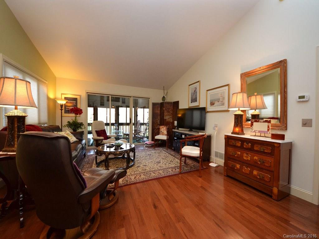 803 Red Oak Drive #803 - Photo 2